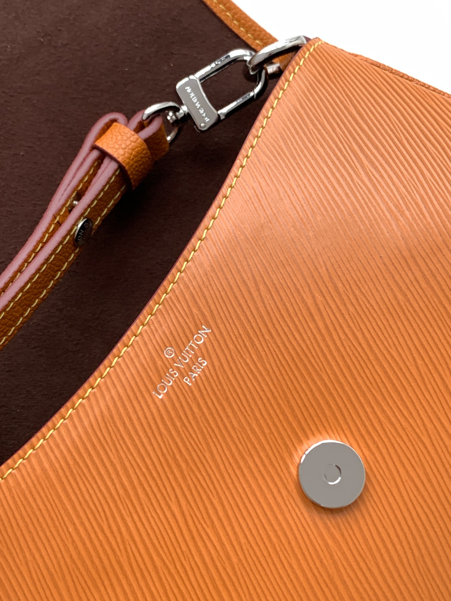 Louis Vuitton Glossy brown Leather Clutch Bag