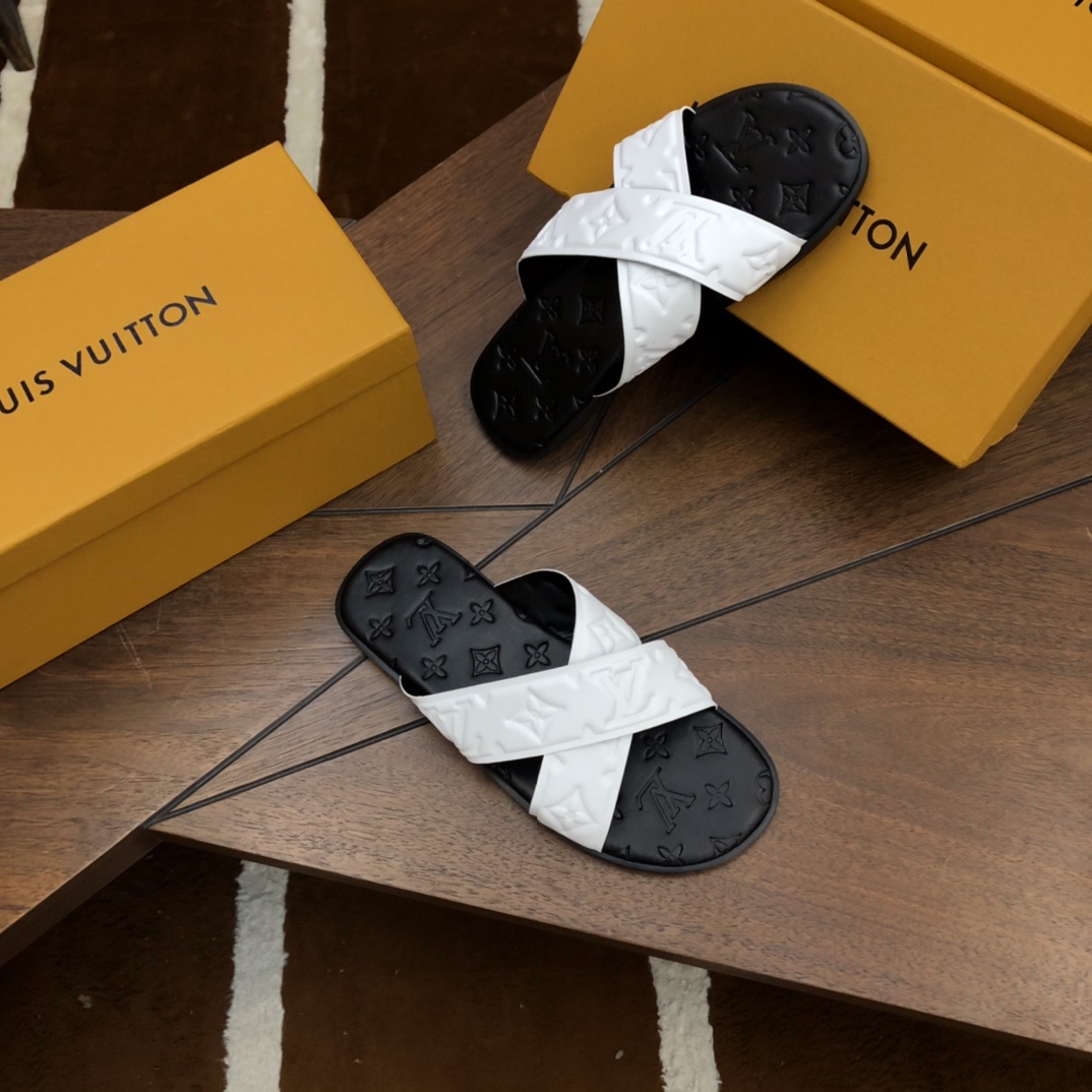 LV Fashionable Classic Versatile Leather Slippers