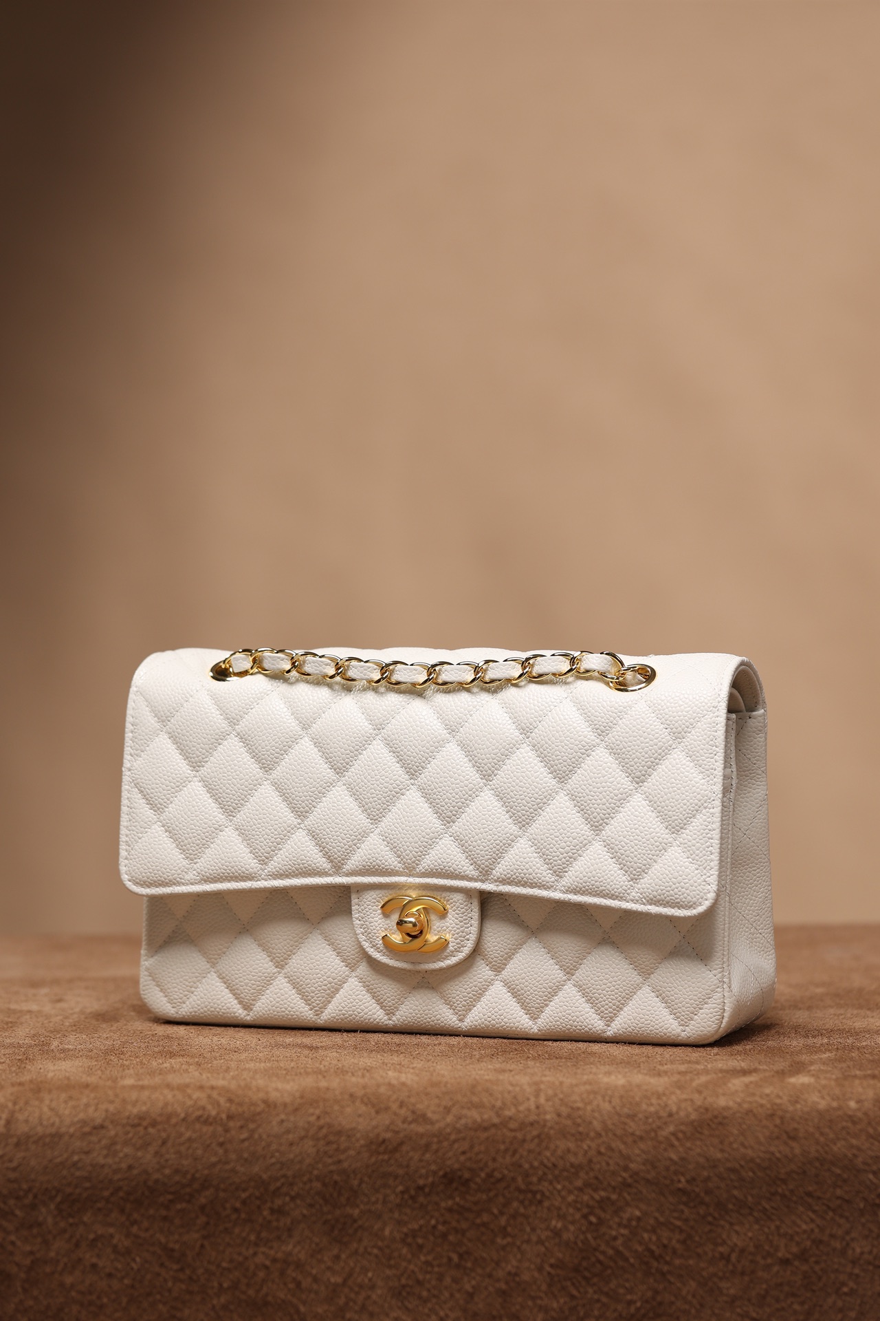 Chanel Elegant White Caviar Leather Single Shoulder Bag
