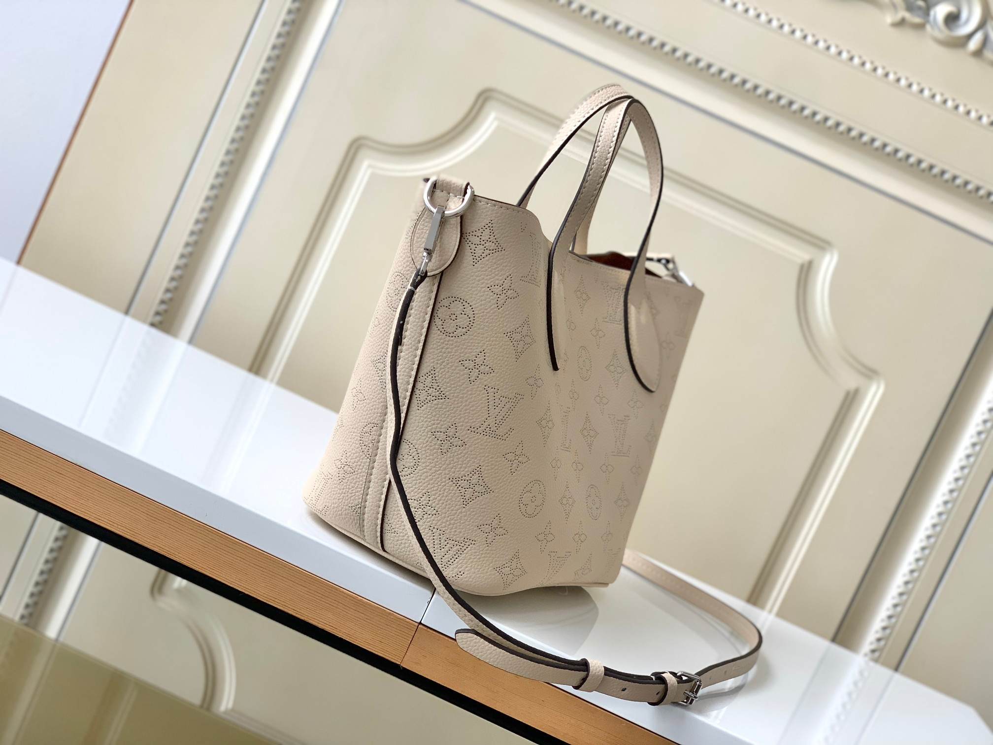 Louis Vuitton Versatile Leather Tote Bag