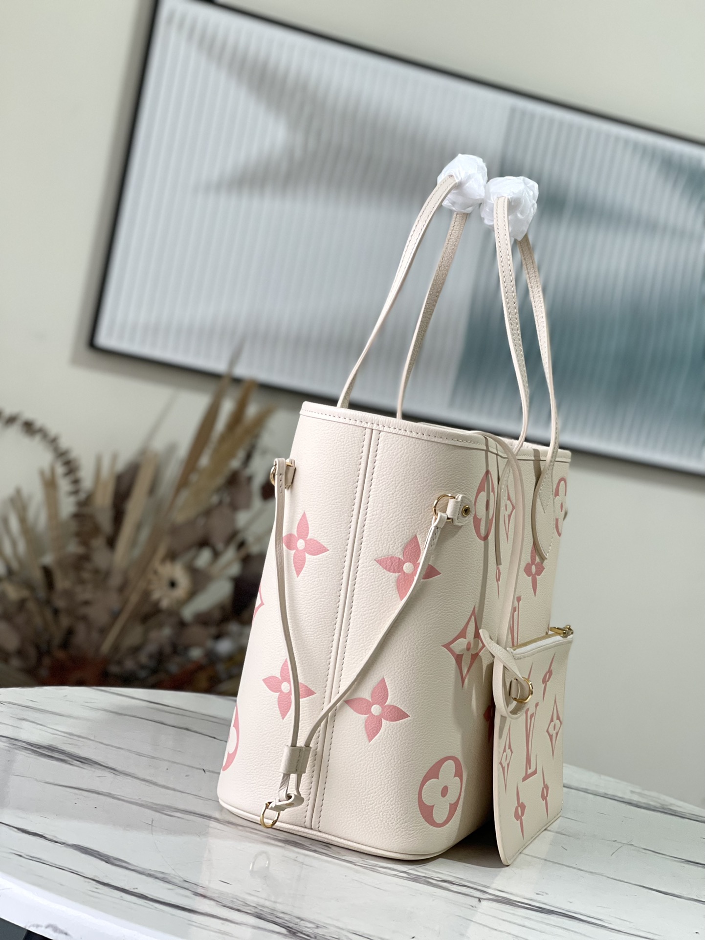 Louis Vuitton Versatile Leather Tote Bag