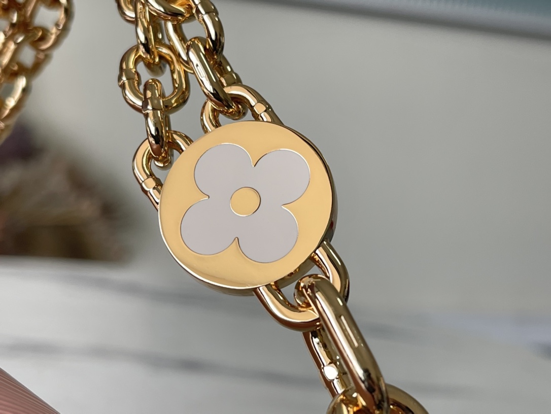 Louis Vuitton Stylish Versatile Leather Crossbody/Shoulder Bag