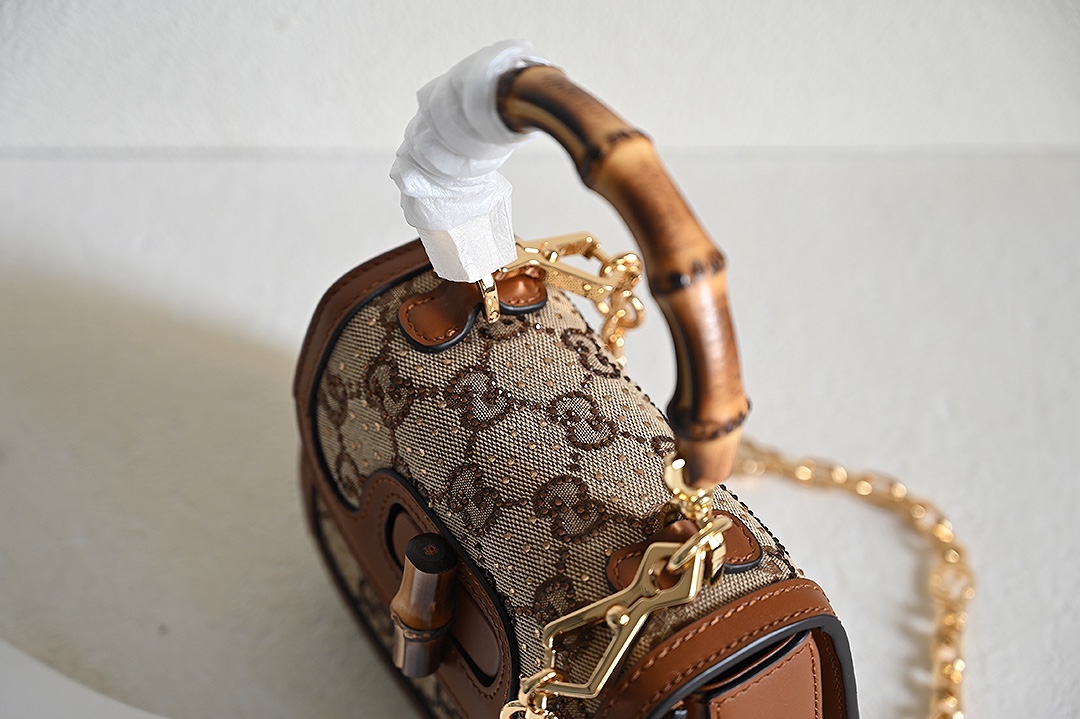 Gucci Classic Vintage-Inspired Leather Handbag