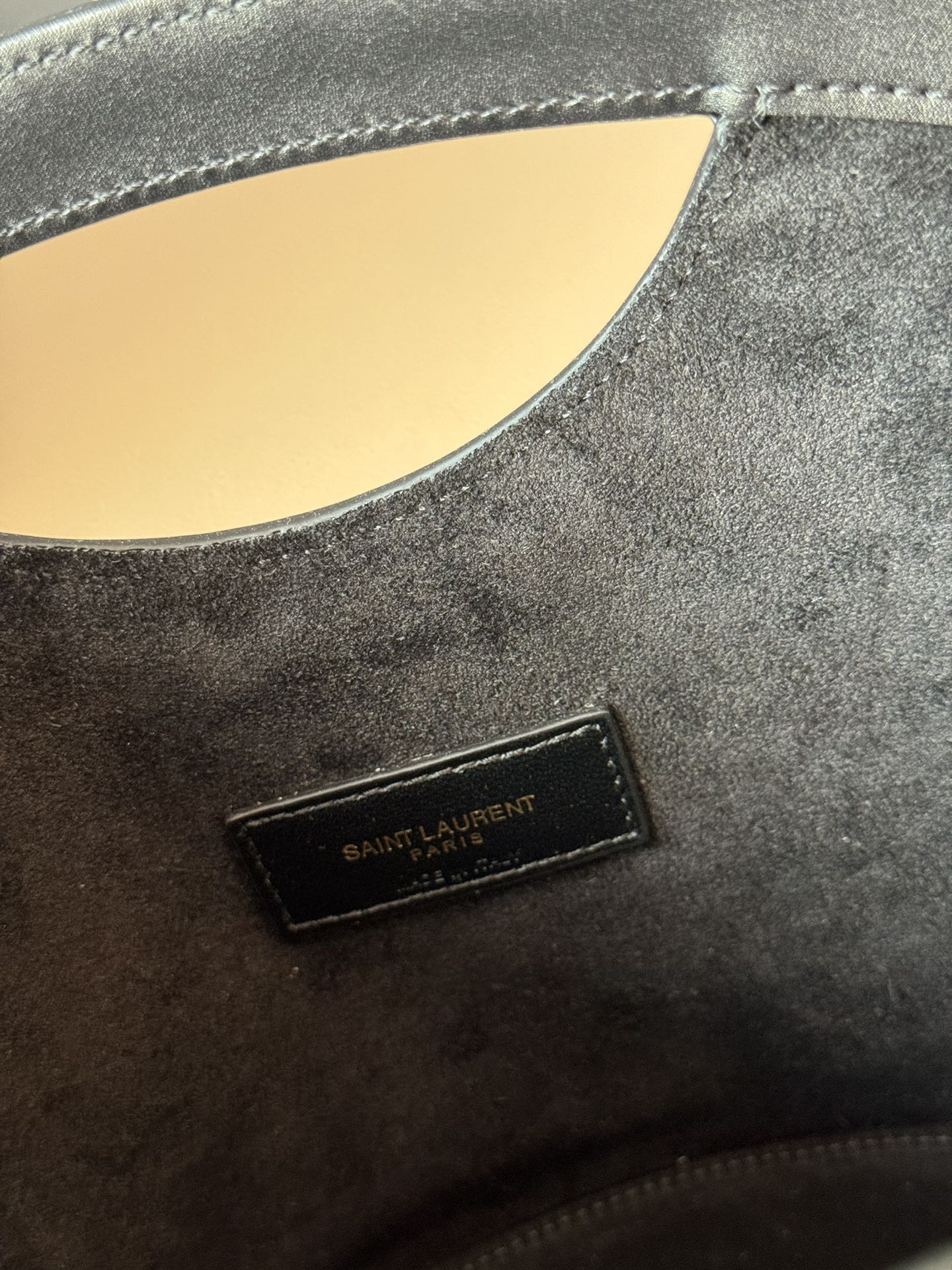 Saint Laurent Refined NEW SHAPE Leather Tote Bag