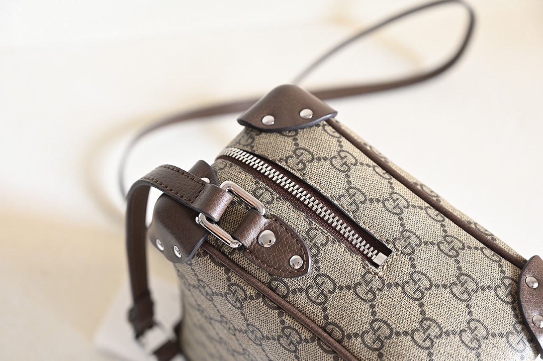 Gucci Vintage Wealthy Square Bag