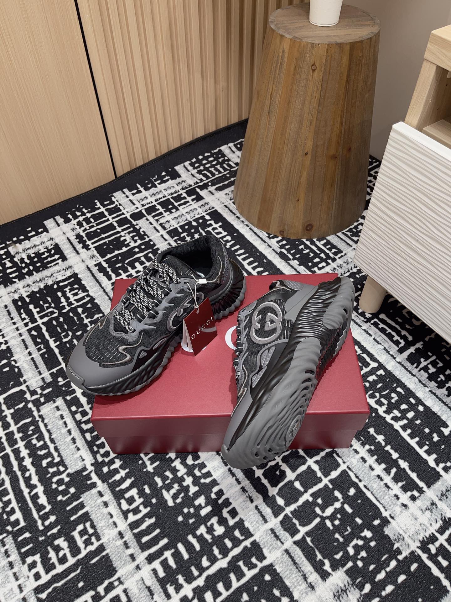 Gucci Ripple Sneakers