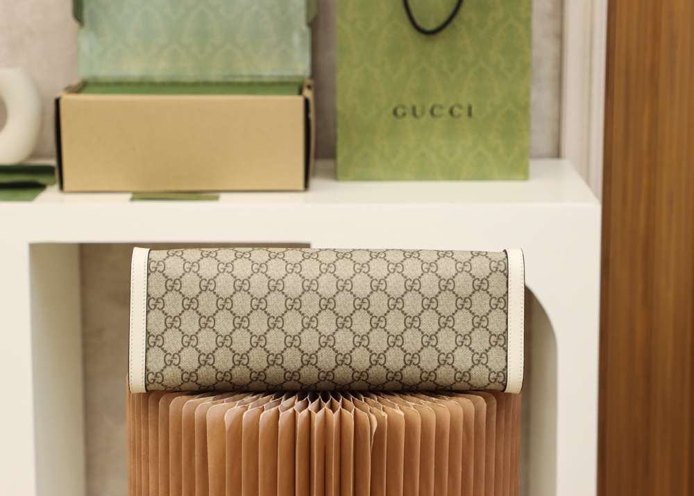 Gucci Classic Vintage-Inspired Leather Large Tote Bag