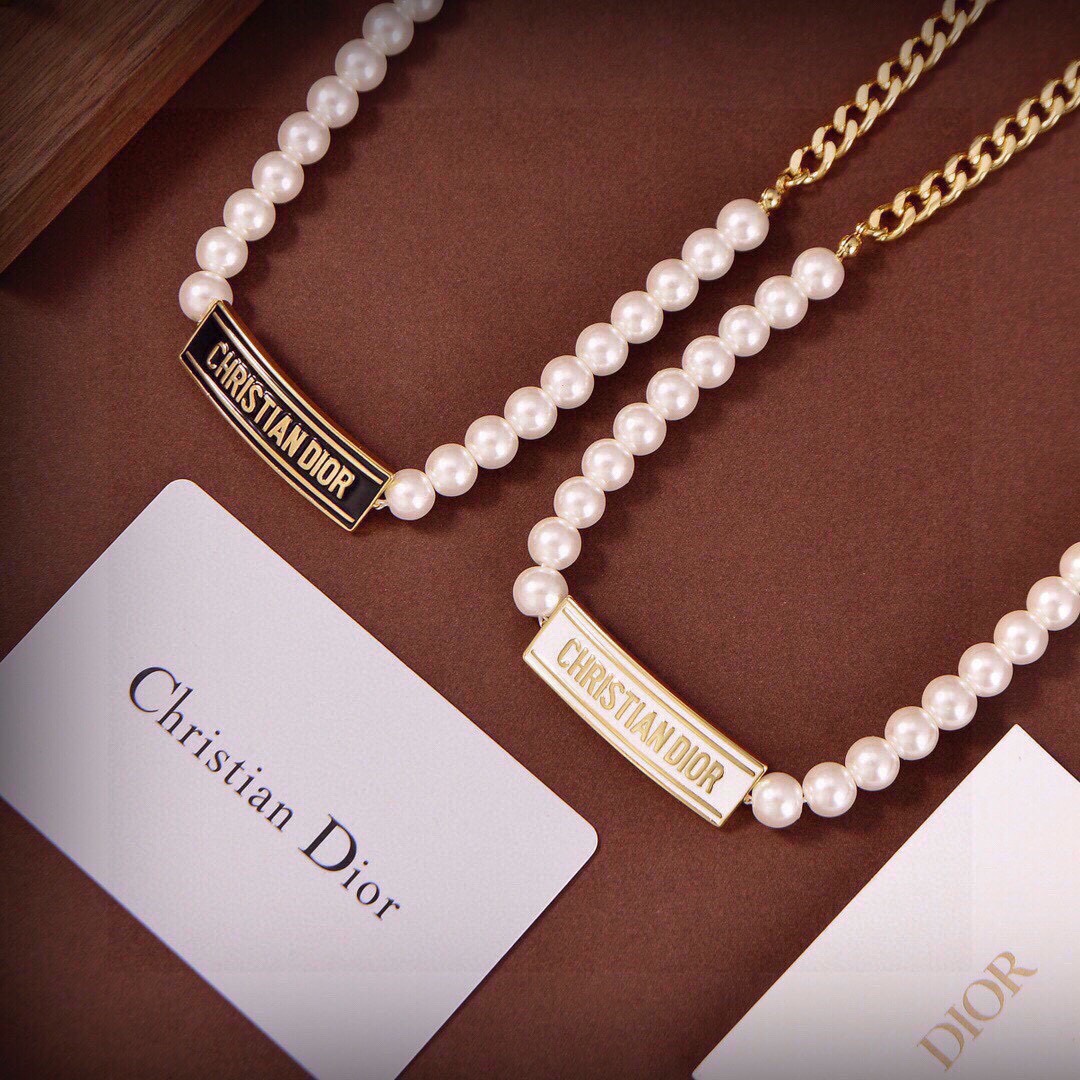 CHRISTIAN DIOR Pearl & Gold Necklace