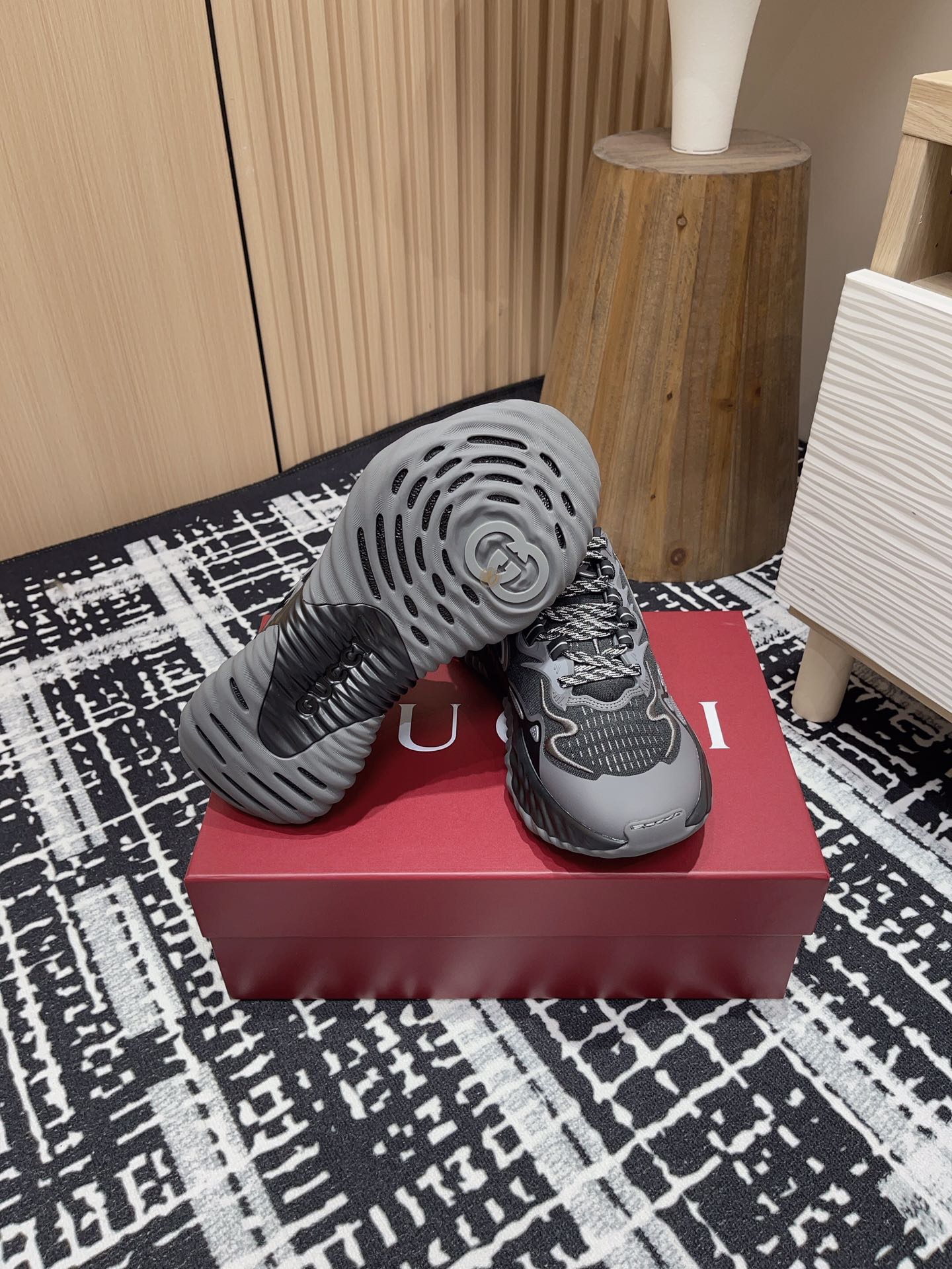 Gucci Ripple Sneakers