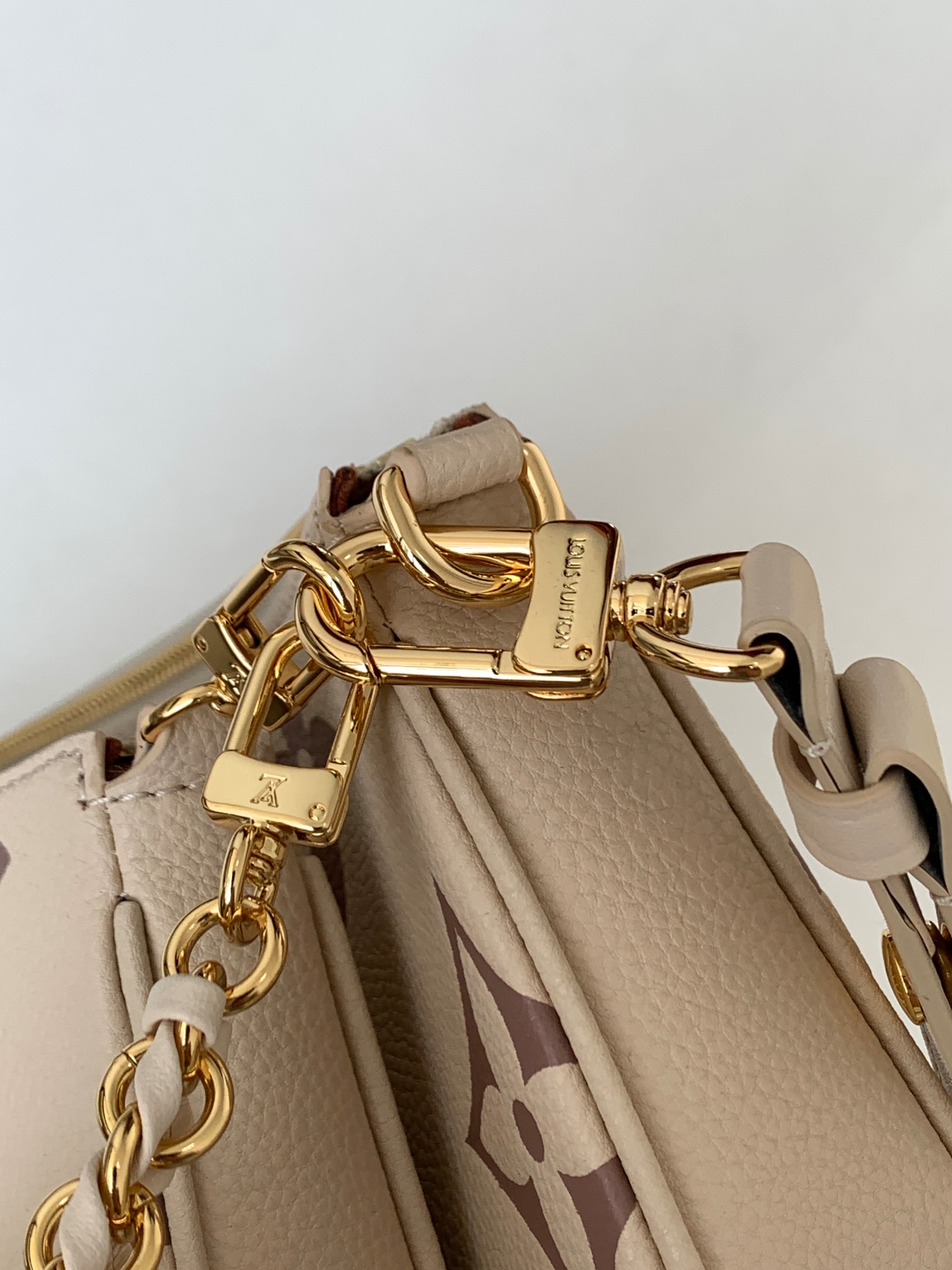 Louis Vuitton Classic Vintage-Inspired Crossbody/Shoulder Bag