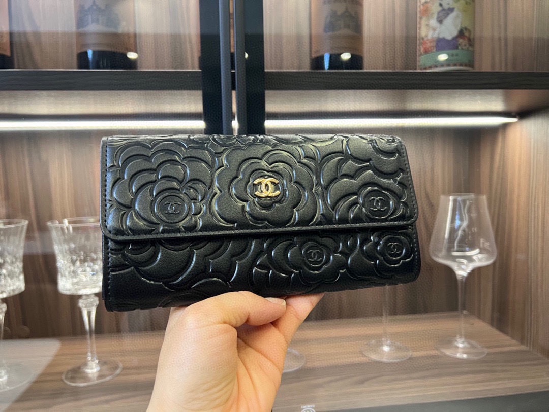 Chanel Elegant Cowhide Clutch Purse