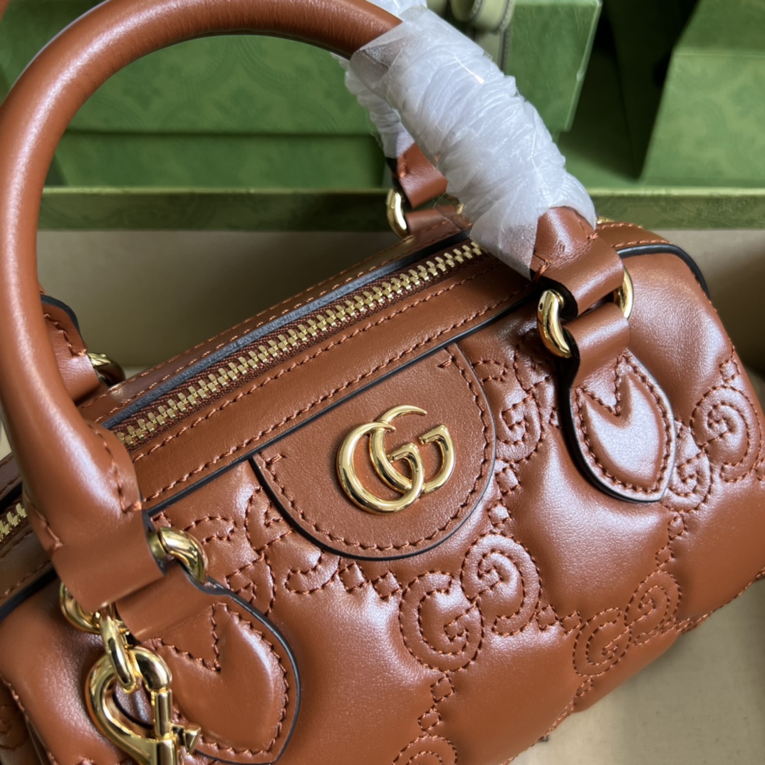 Gucci Classic Featured Sheepskin Handbag