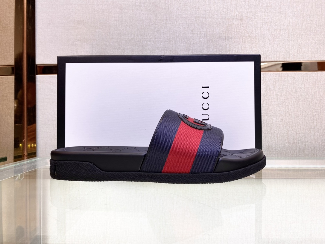 Gucci Vintage Print Flat Slippers