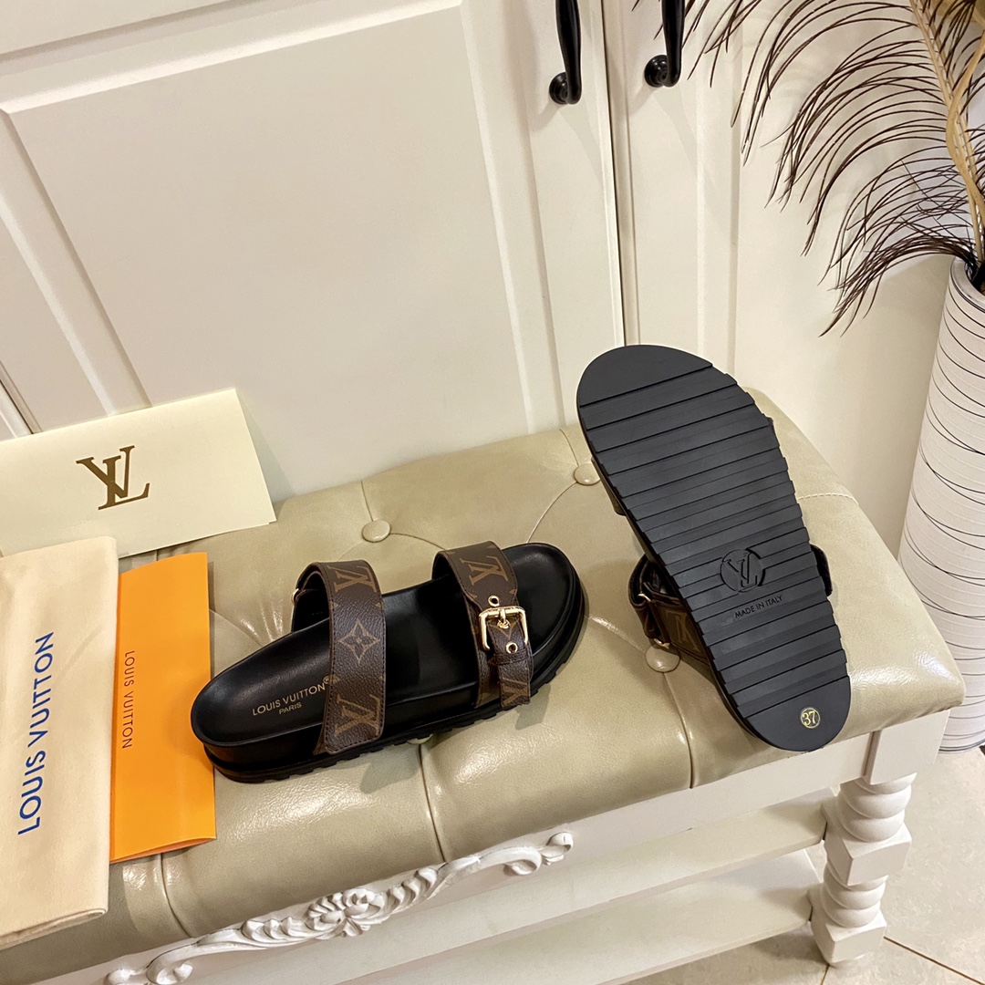 LV Fashionable Classic Versatile Leather Slippers
