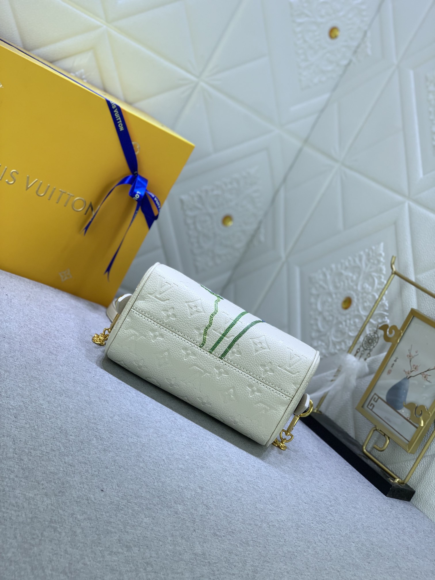 Louis Vuitton Stylish Versatile Leather Crossbody/Shoulder Bag