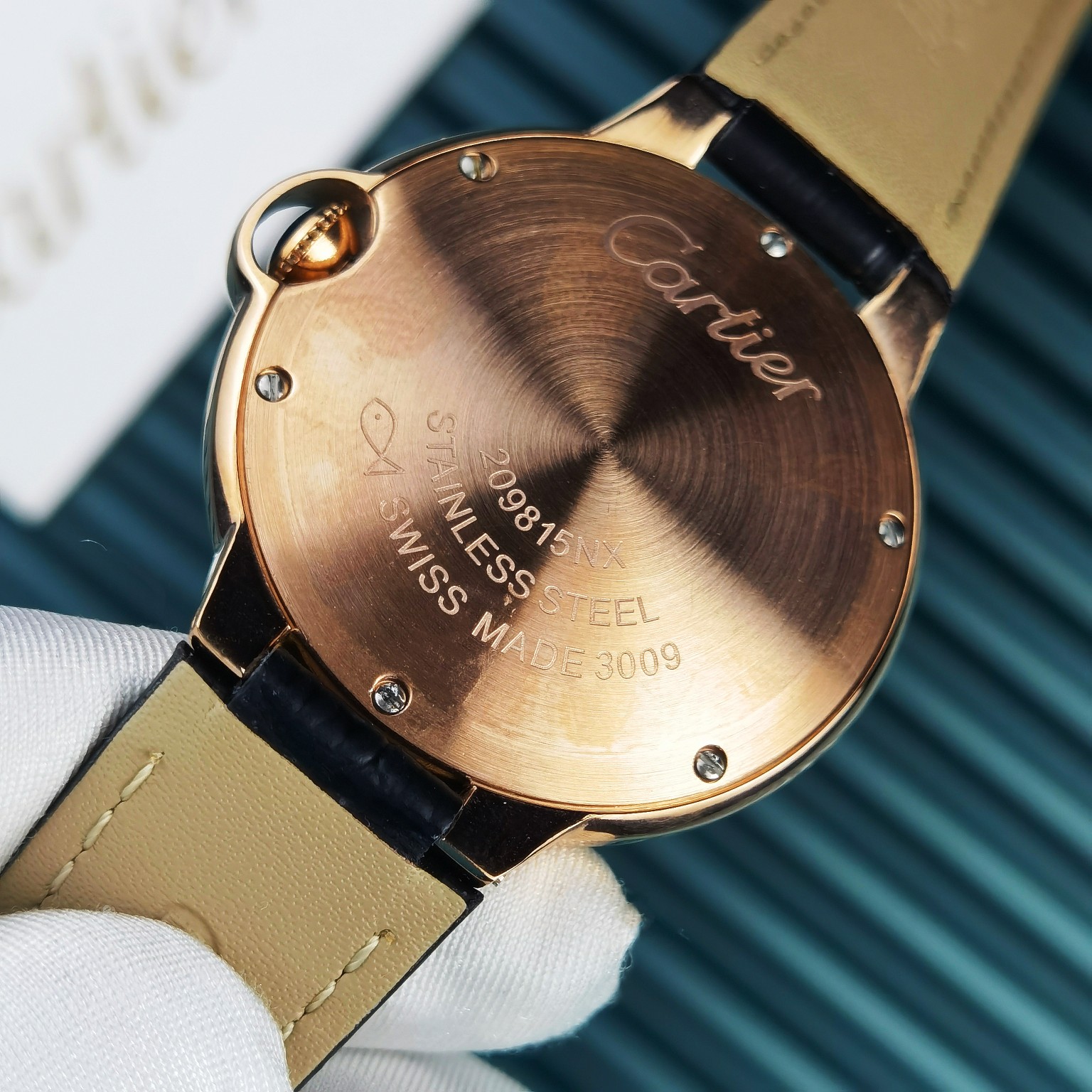 Cartier Prestigious Golden Unisex Quartz Watch