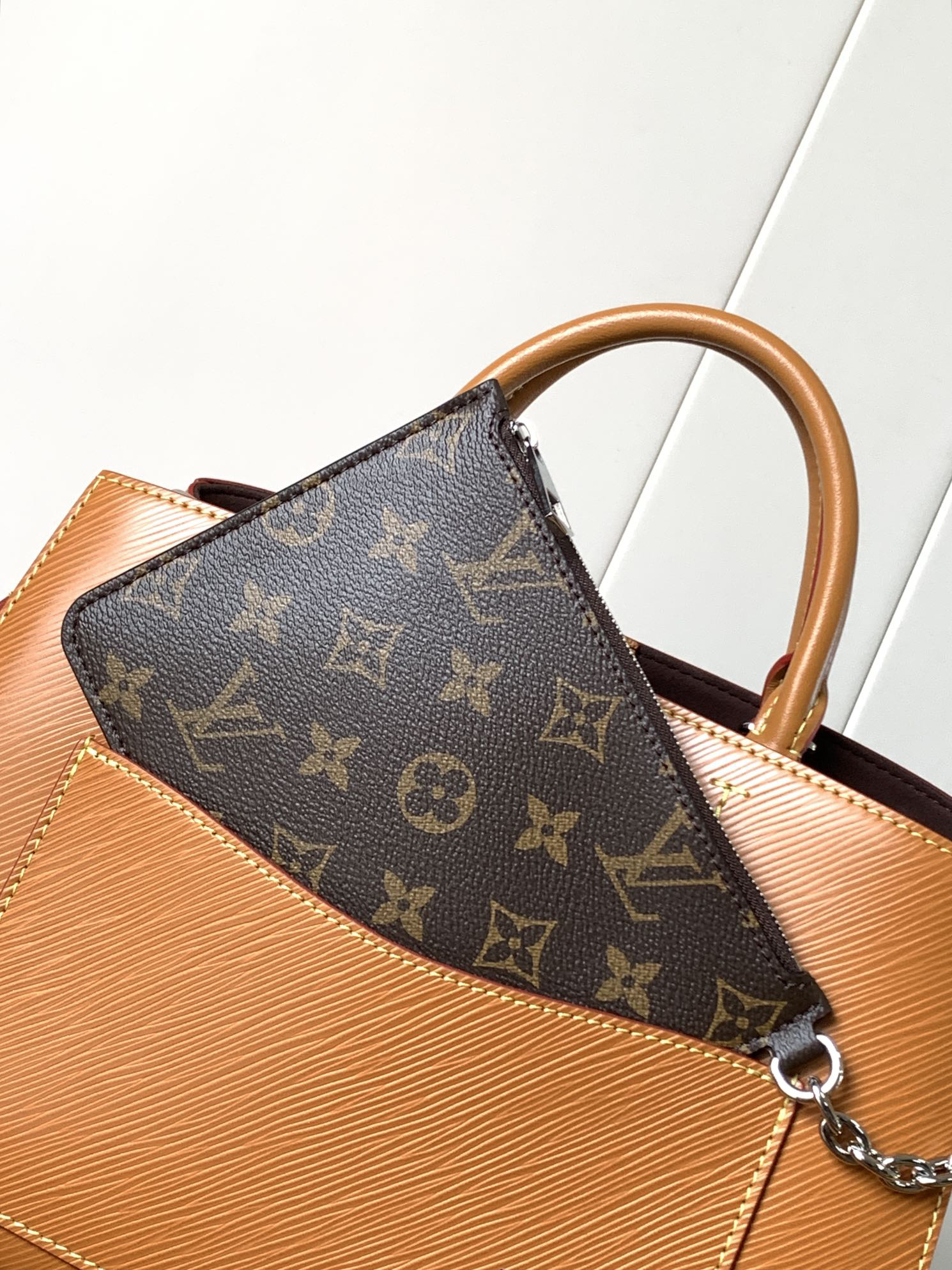 LV Marelle Tote Medium Handbag in Top-Grain Leather