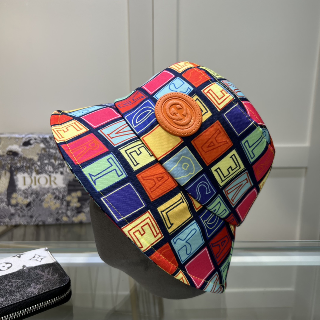 GUCCI Color-Block Fisherman Hat