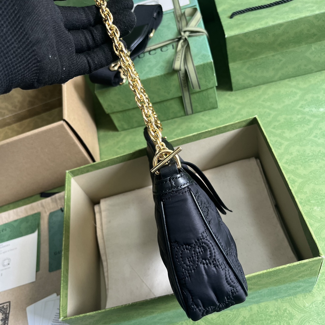 Gucci Embossed Chain Underarm Bag