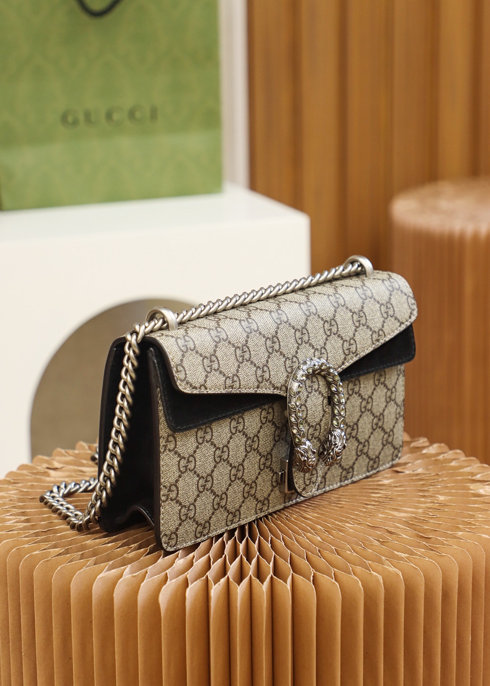 Gucci Classic Rich-Tone Cowhide Chain Crossbody/shoulder Bag