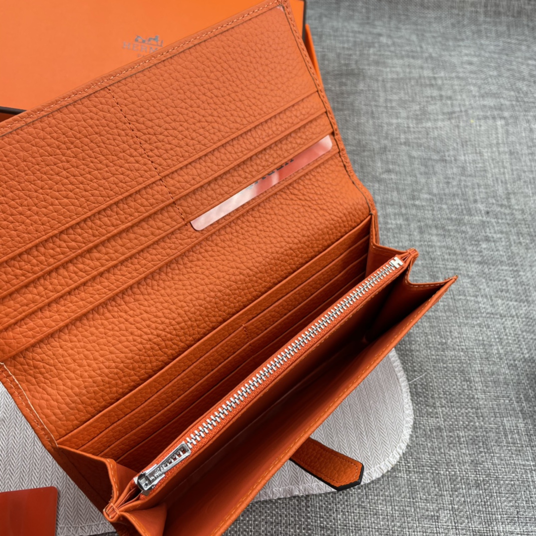 Hermès Bi-Fold Wallet