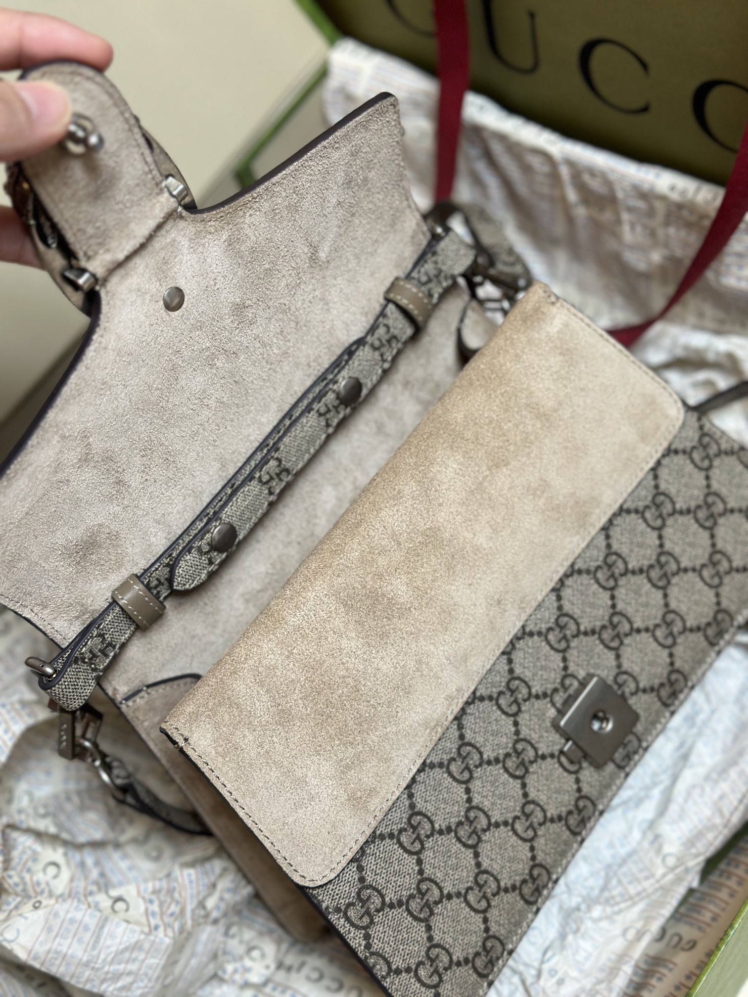 Gucci Classic Vintage-Inspired Leather Handbag