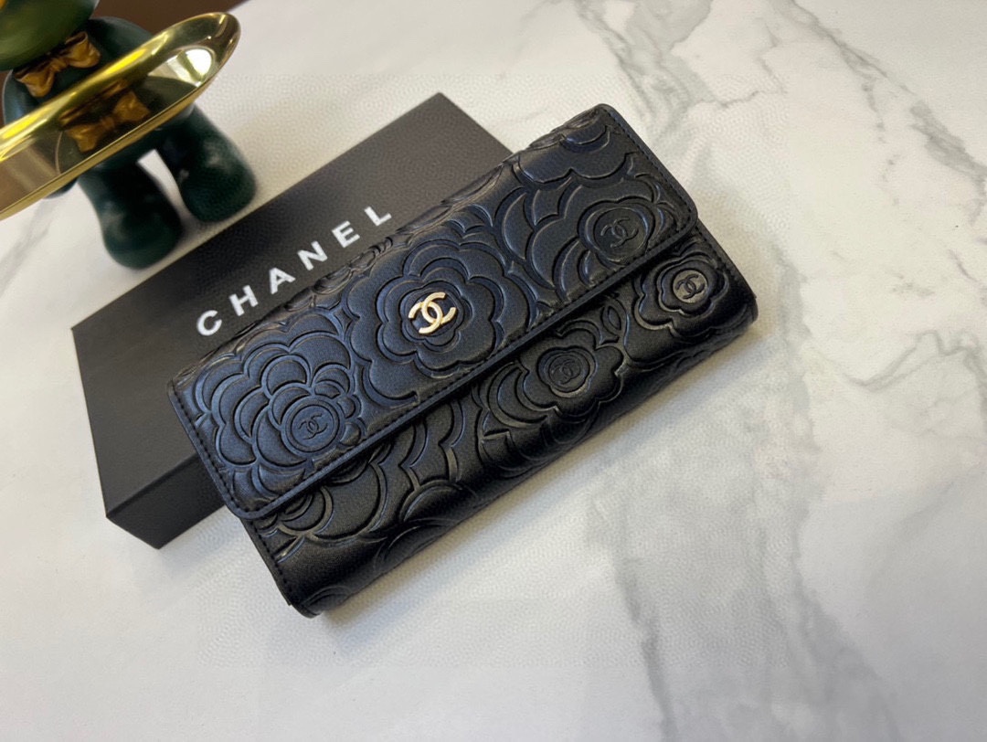 Chanel Elegant Cowhide Clutch Purse