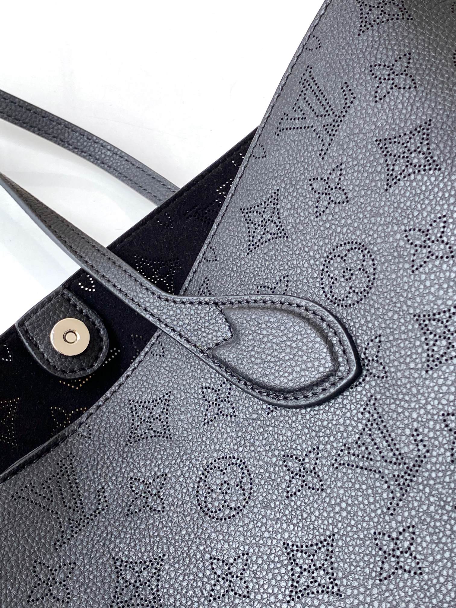 Louis Vuitton Classic Leather Tote Bag