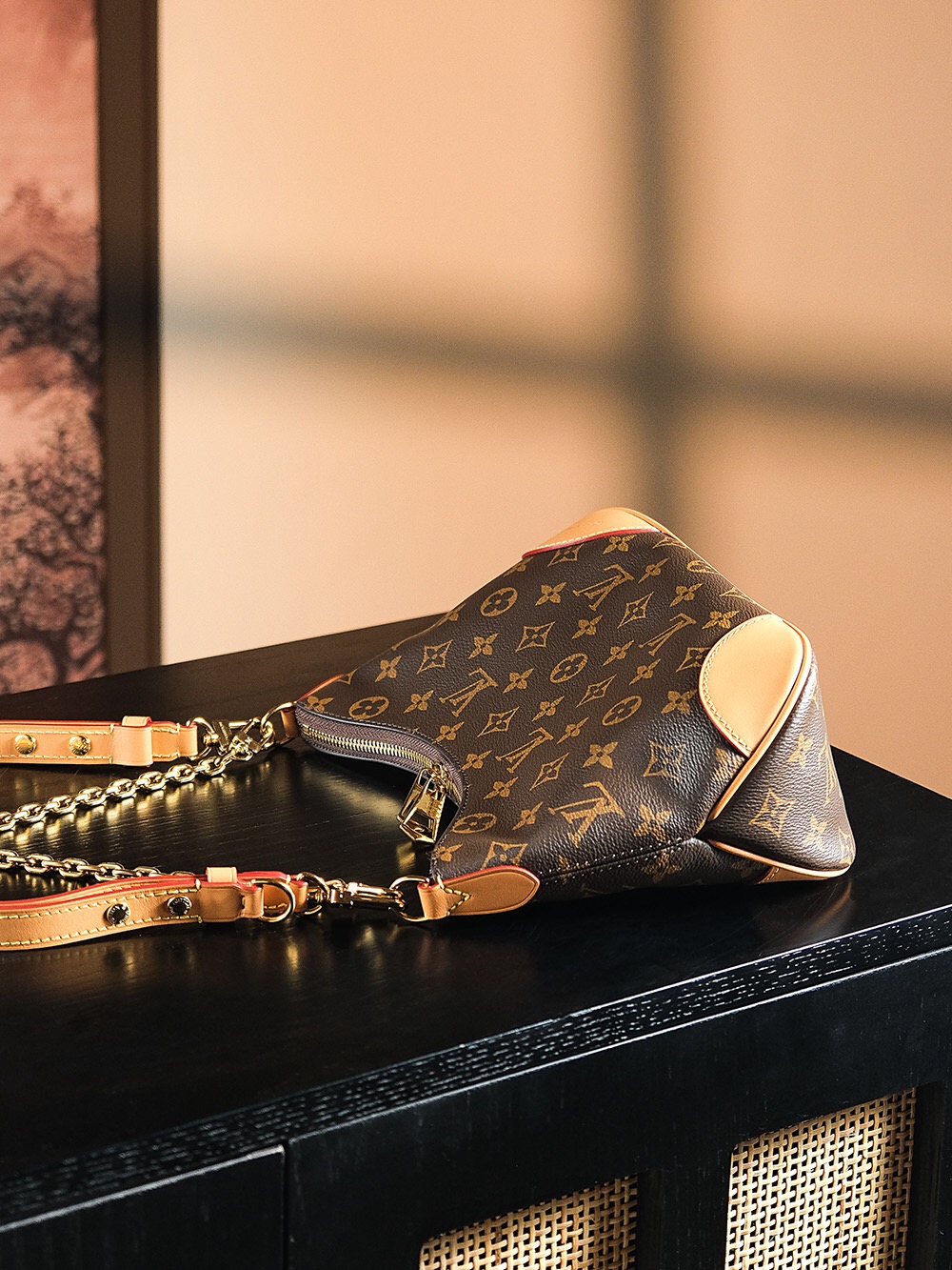 LV Diamond-shaped Chip Bouncing Croissant with 𝐁𝐎𝐔𝐉𝐄𝐉𝐎𝐘𝐙𝐄