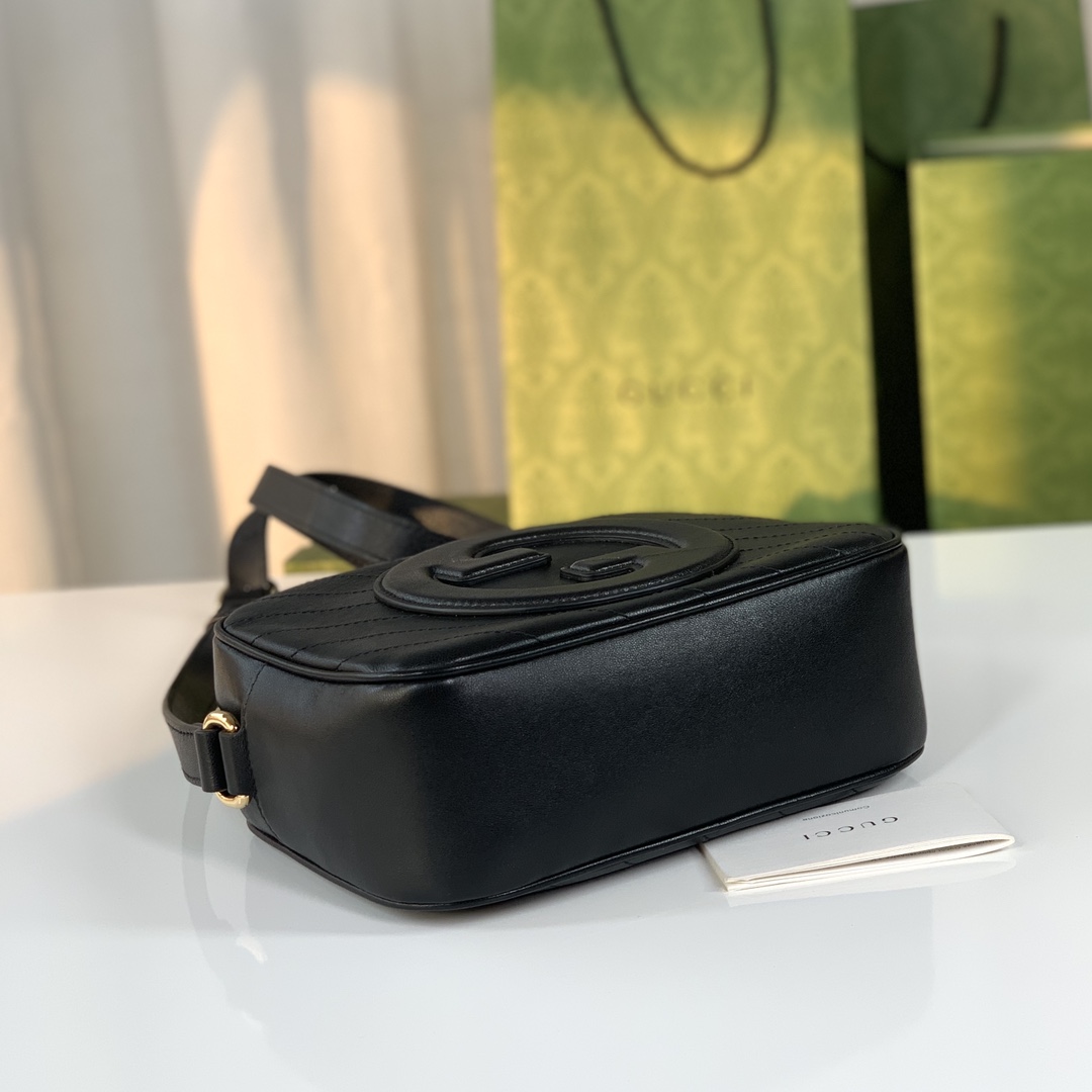 Gucci Classic Leather Clutch Bag