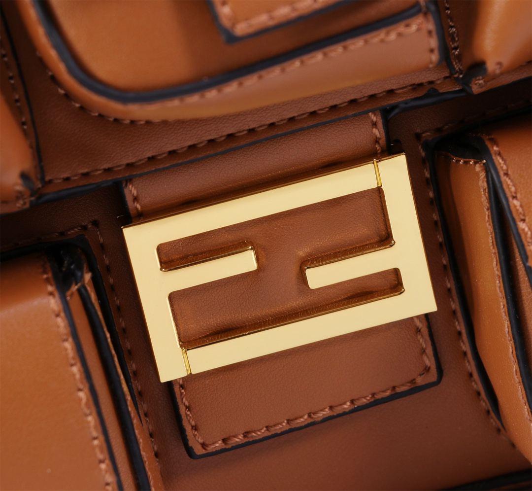 Fendi Baguette Multi-Pocket Handbag