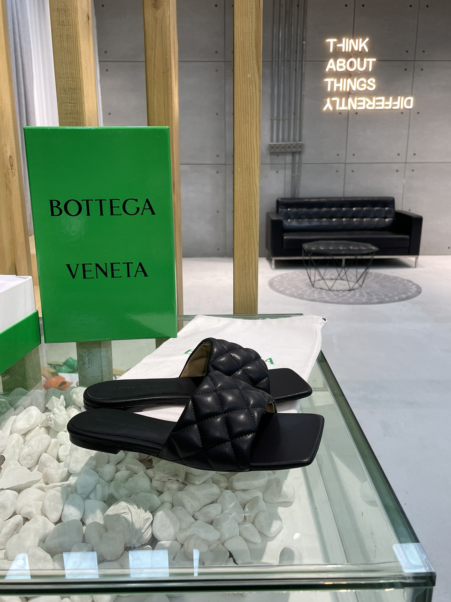 Bottega Veneta Rhombus flat-bottomed slippers