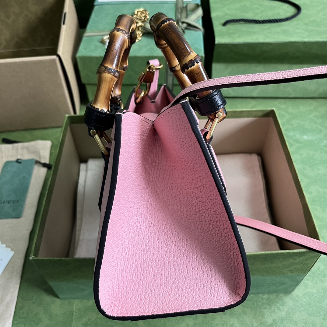 Gucci Elegant Pink Leather Crossbody & Handbag