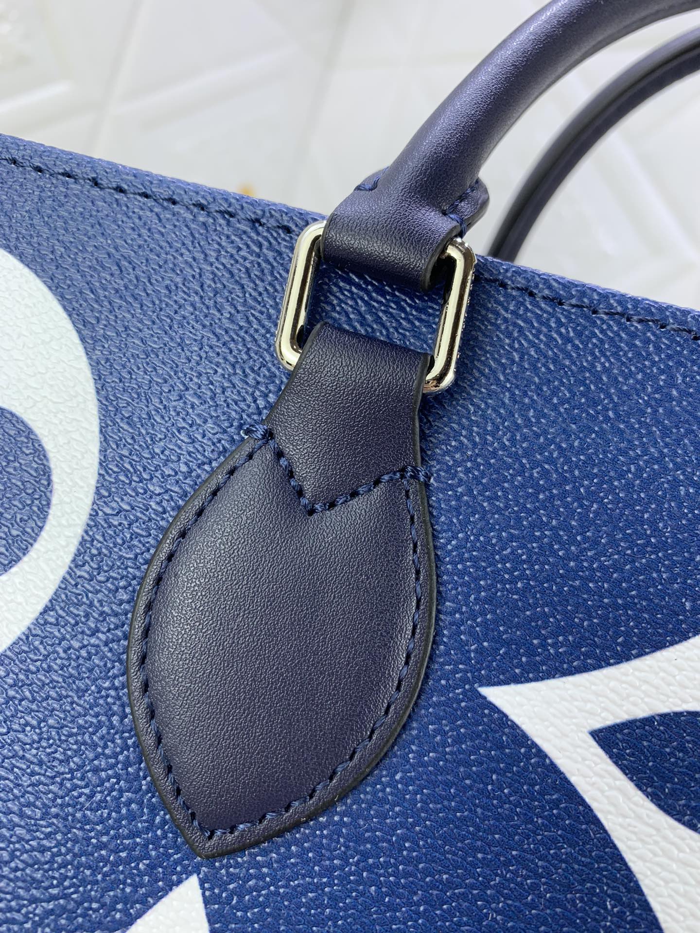 Louis Vuitton Classic Fashionable Tote Bag