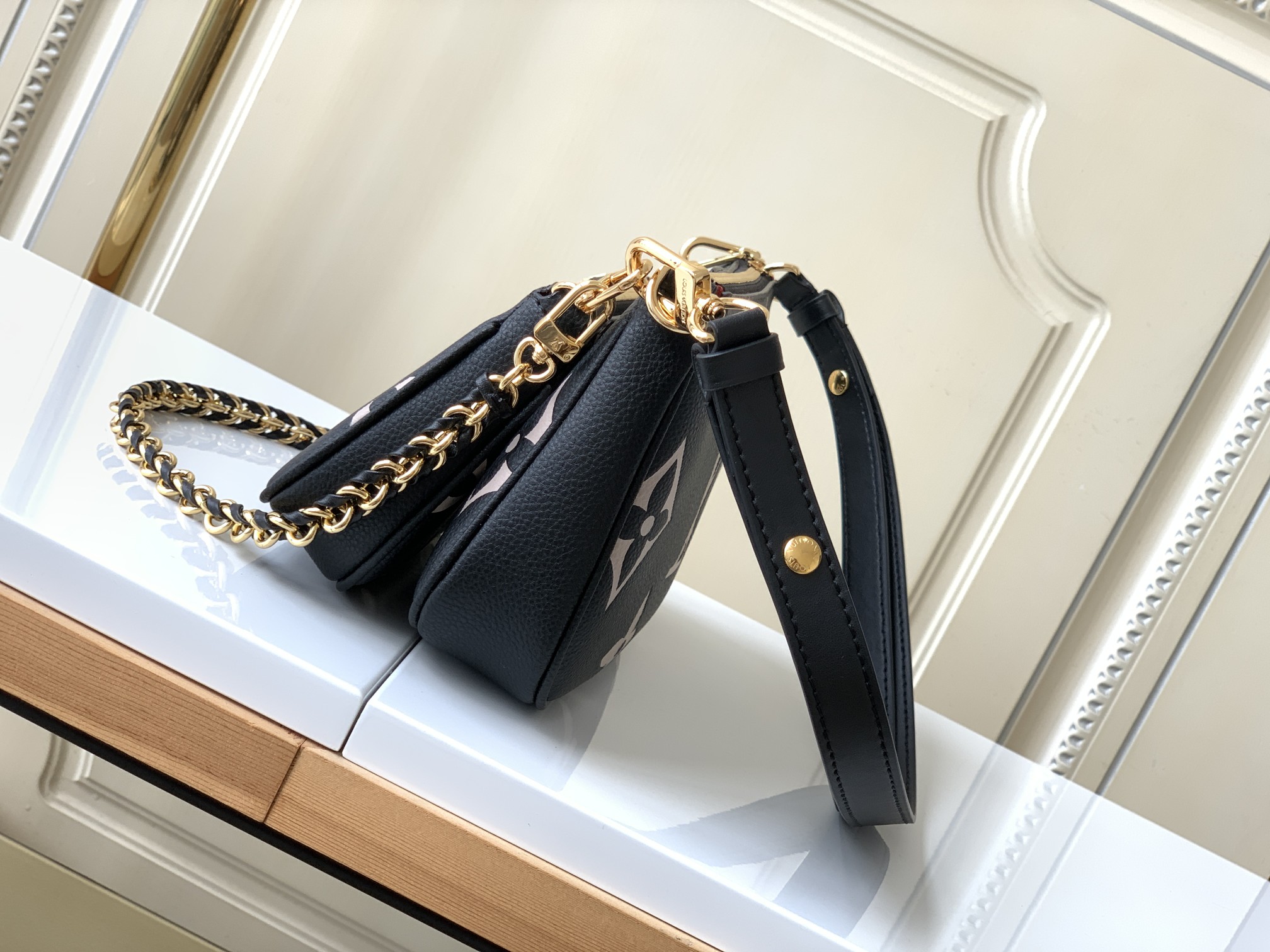 Louis Vuitton Classic Vintage-Inspired Crossbody/Shoulder Bag