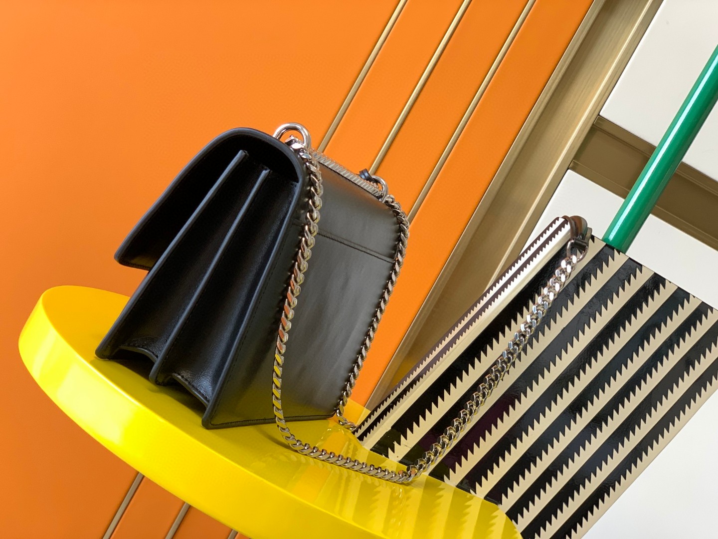 Saint Laurent Classic Chain Shoulder/Crossbody Bag for Women  in Black