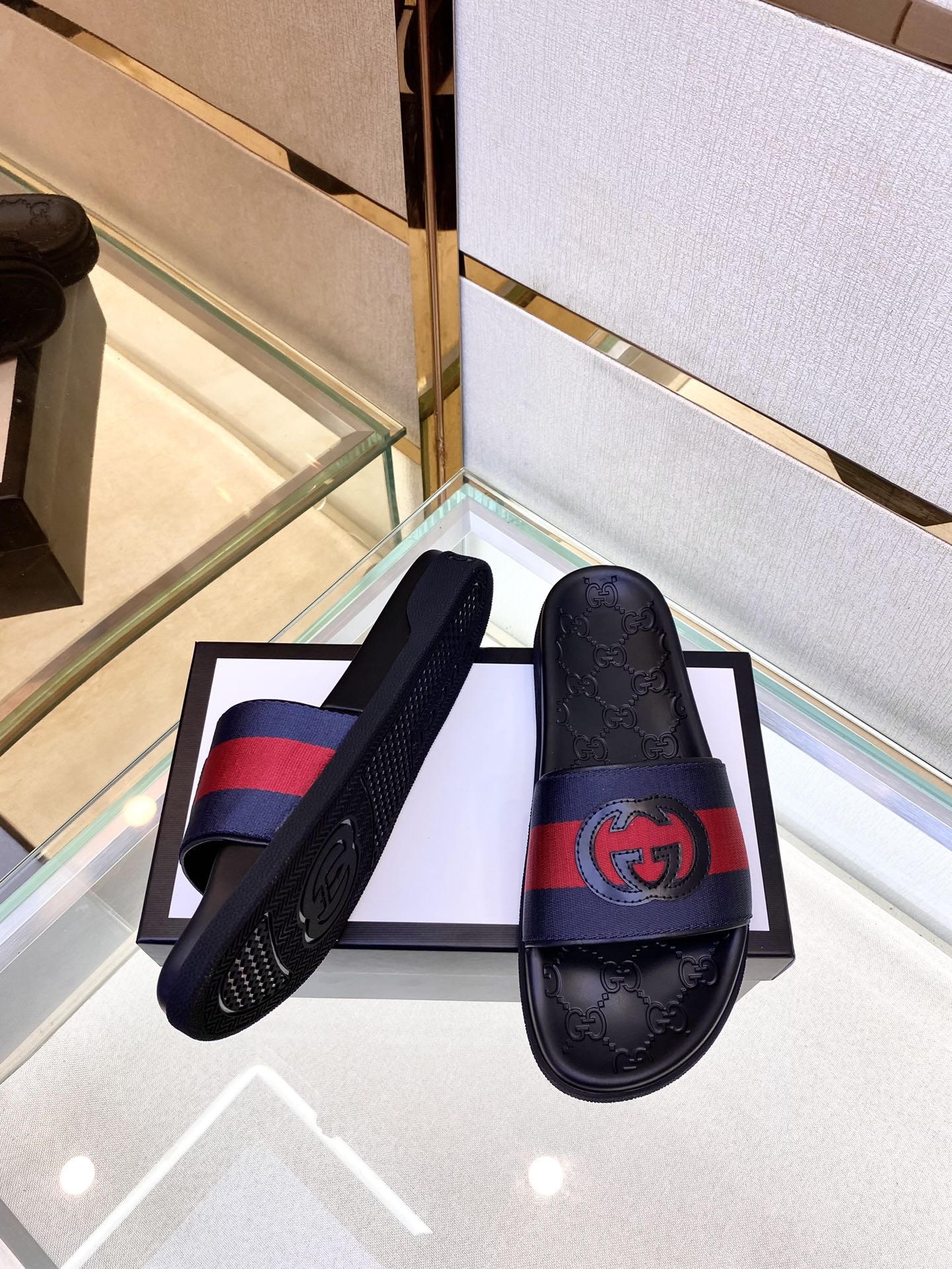 Gucci Vintage Print Flat Slippers