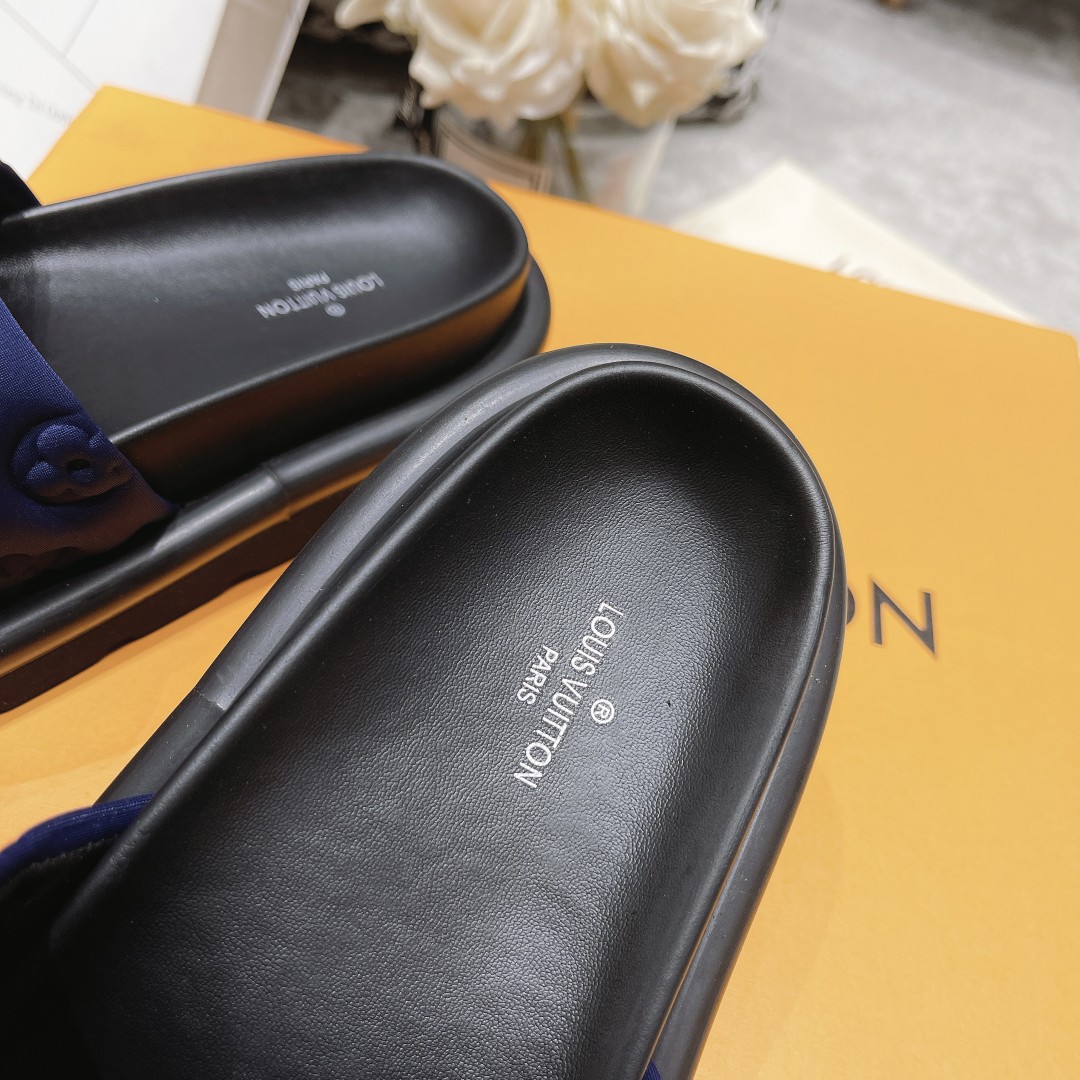 LV Fashionable Classic Versatile Leather Slippers