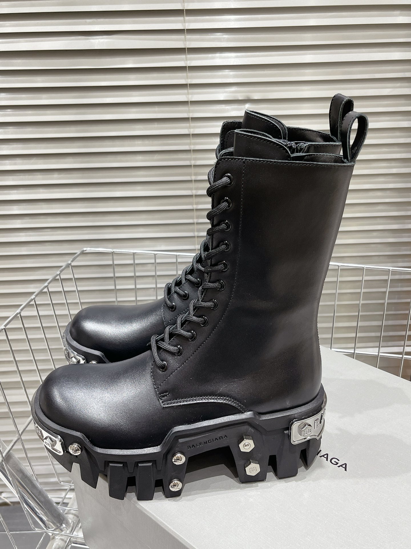 Balenciaga Diamond-Embedded Bulldozer Boots（8CM）