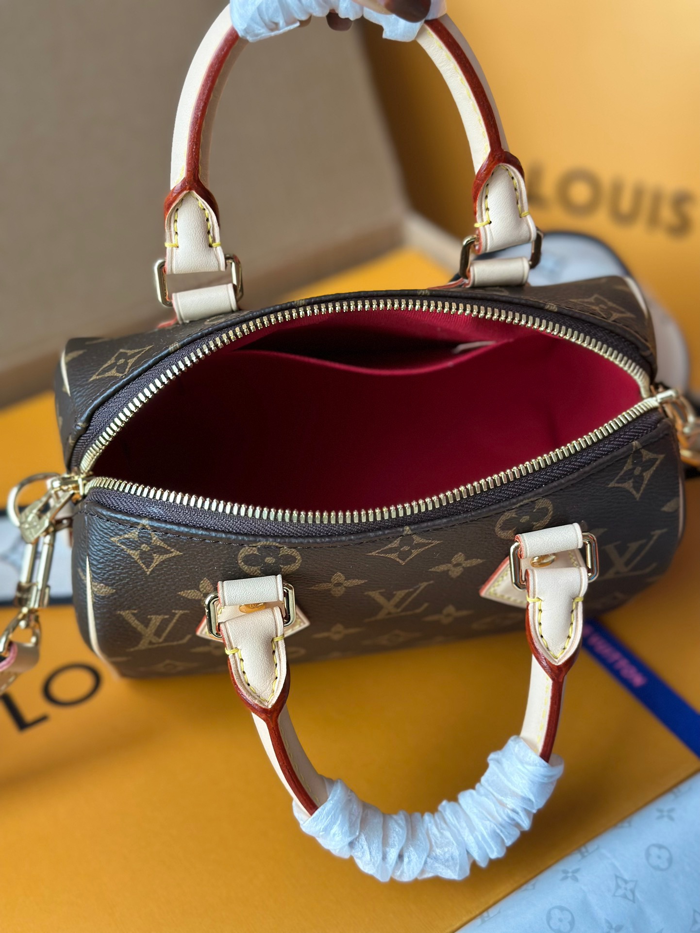 Louis Vuitton Classic Vintage-Inspired Crossbody/Shoulder Bag