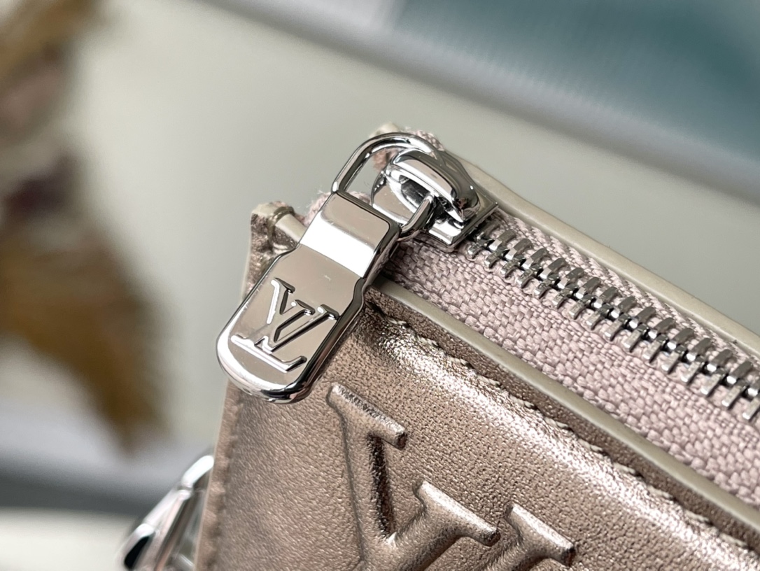 Louis Vuitton Stylish Versatile Leather Crossbody/Shoulder Bag