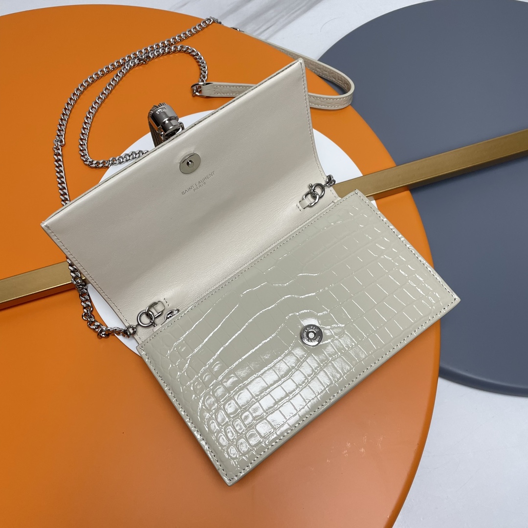 Saint Laurent Classic Chain Shoulder/Crossbody Bag for Women