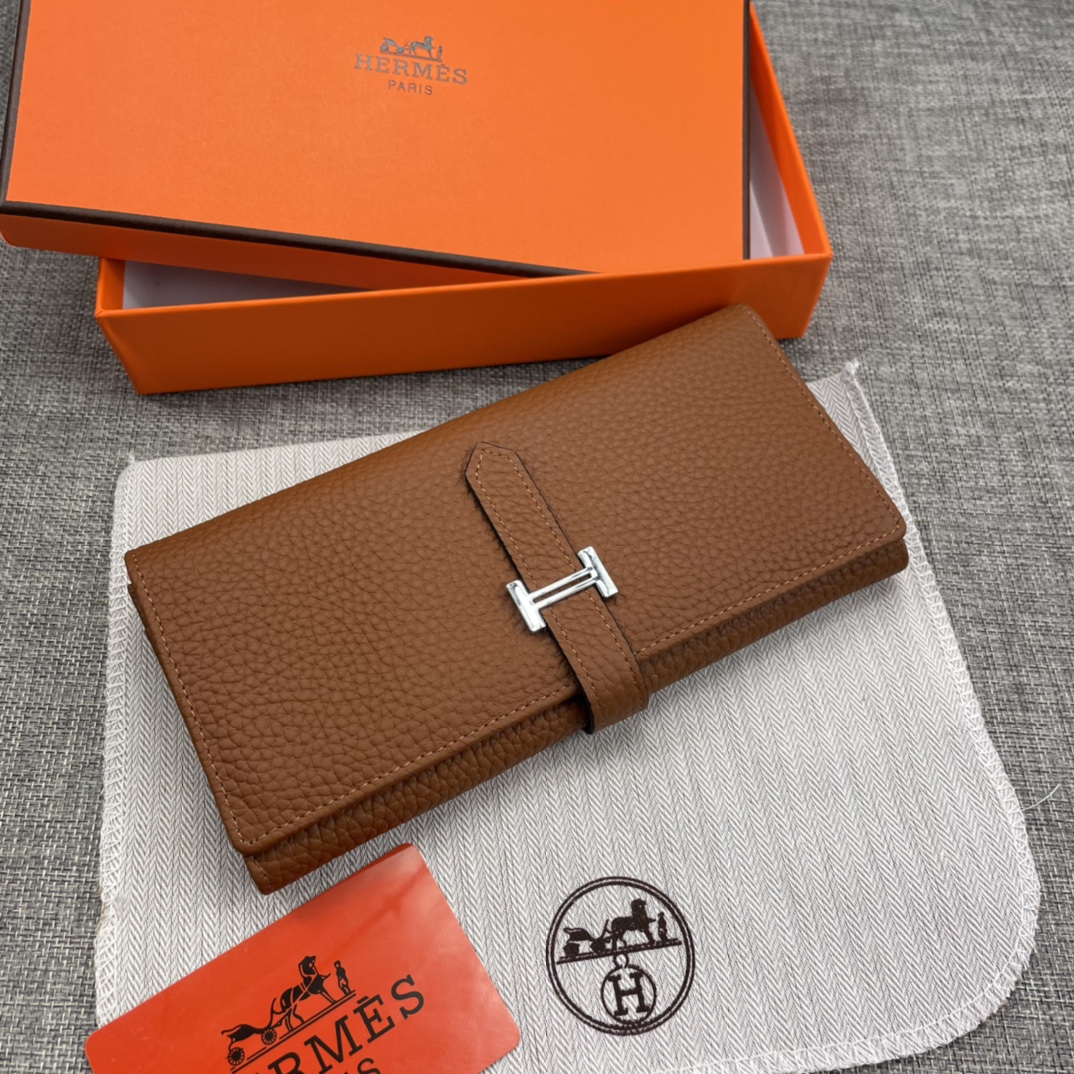 Hermès Bi-Fold Wallet