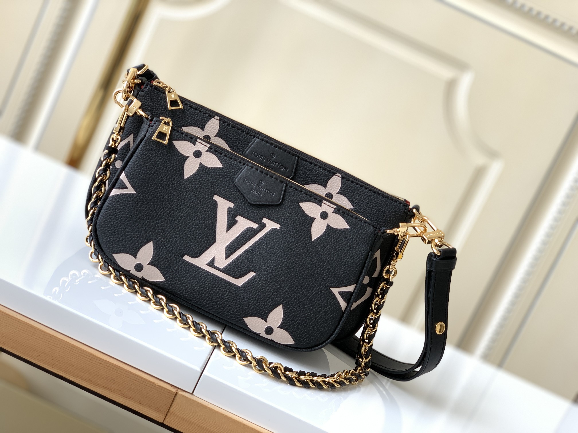 Louis Vuitton Classic Vintage-Inspired Crossbody/Shoulder Bag