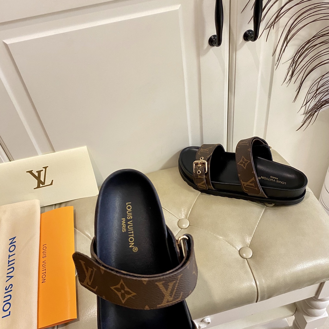 LV Fashionable Classic Versatile Leather Slippers