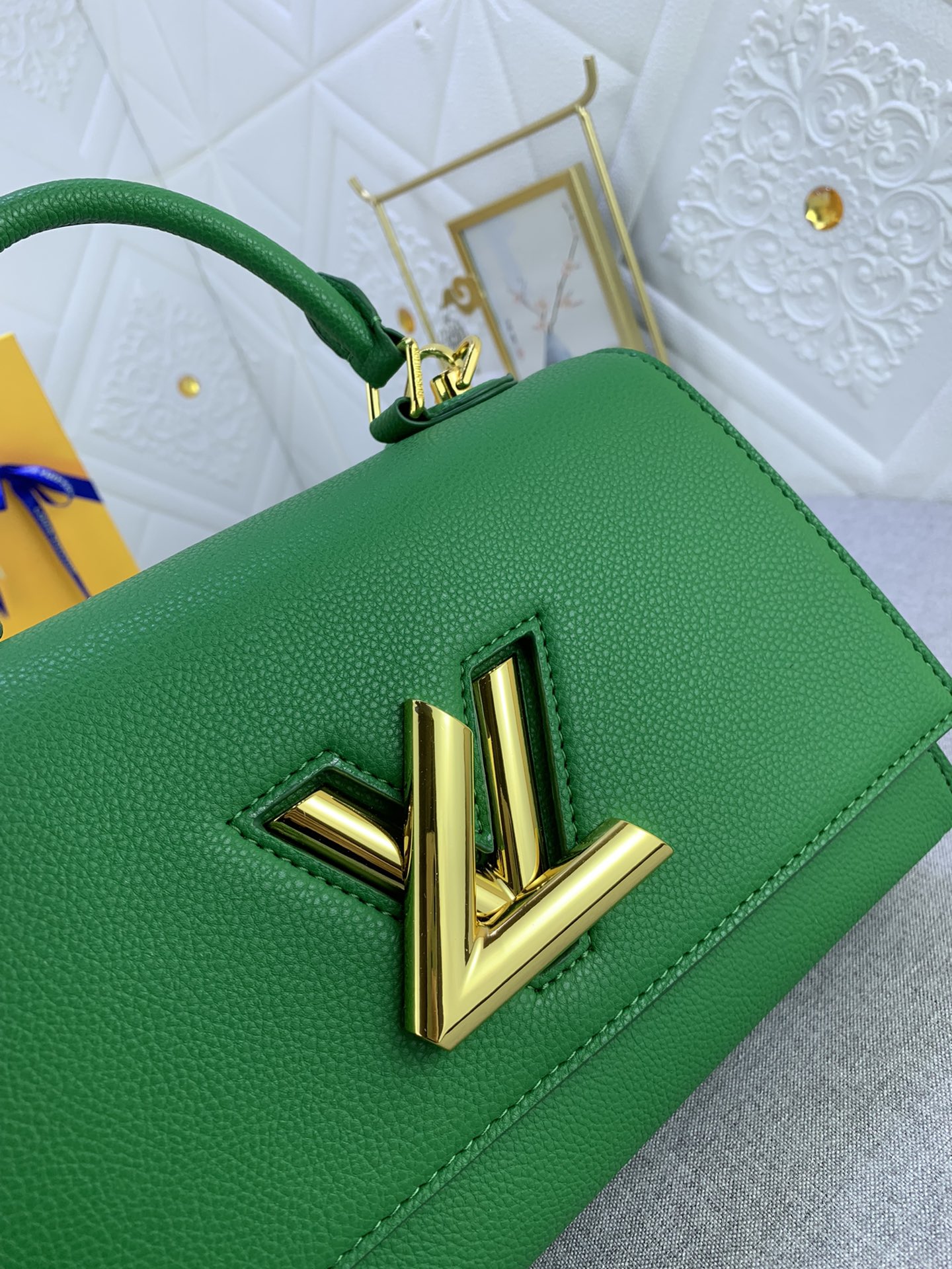 Louis Vuitton Stylish Versatile Leather Crossbody/Shoulder Bag