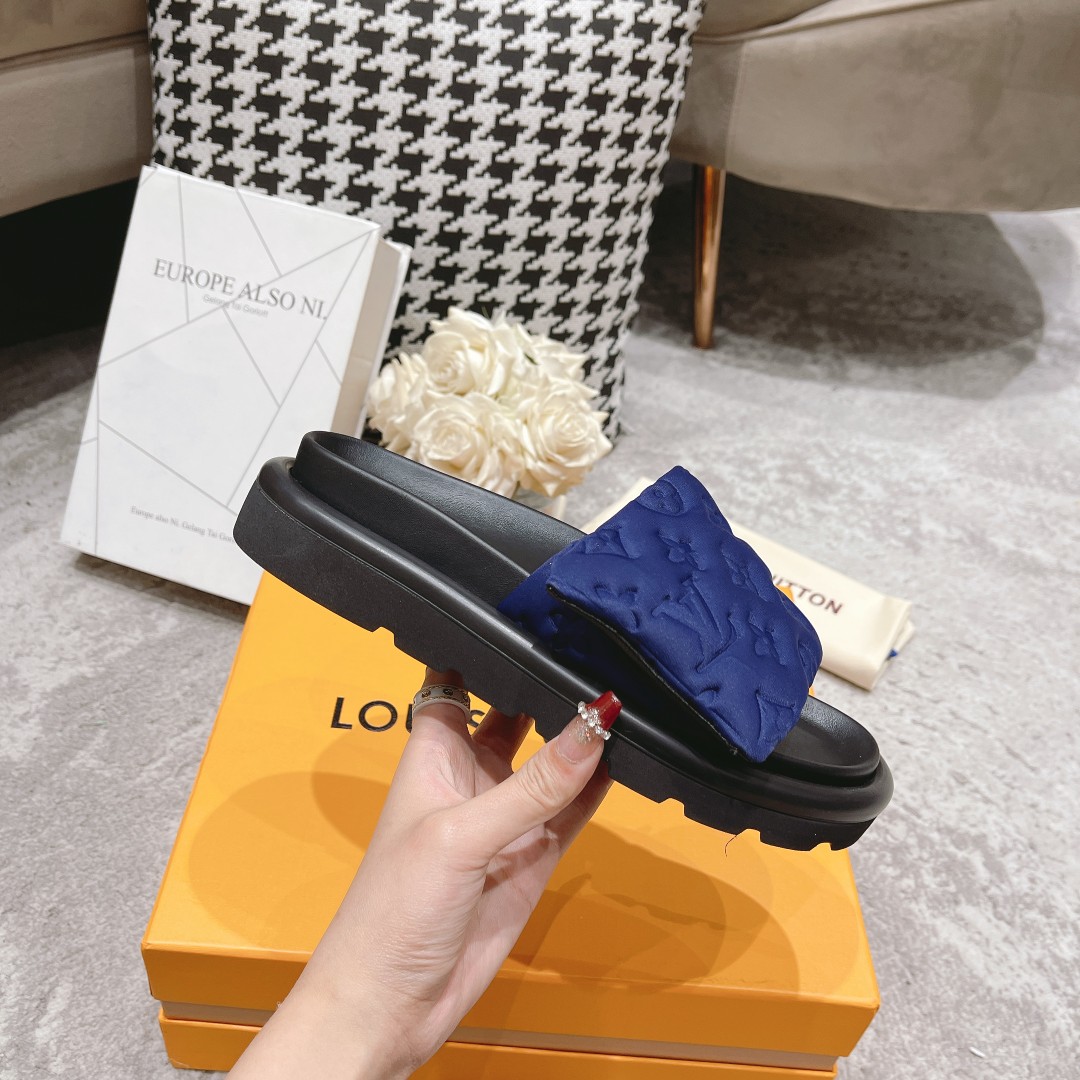 LV Fashionable Classic Versatile Leather Slippers