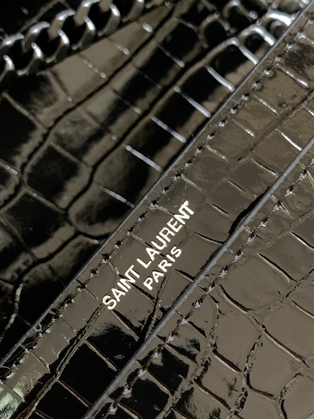 Saint Laurent Classic Chain Shoulder/Crossbody Bag for Women  in Black