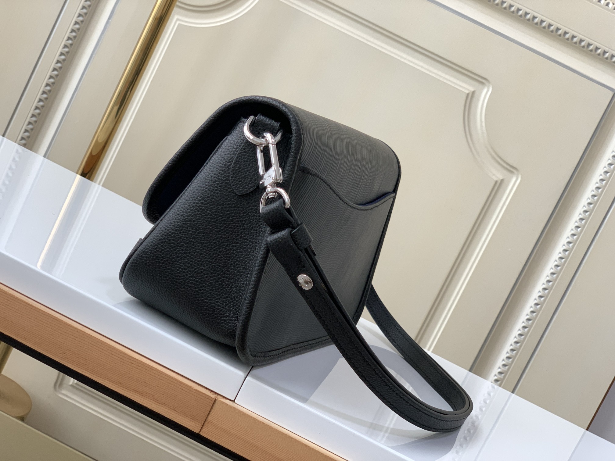 LV Cowhide Crossbody/Shoulder Bag