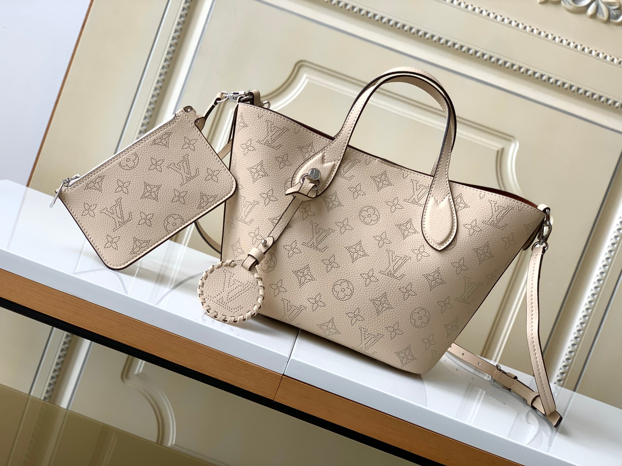 Louis Vuitton Versatile Leather Tote Bag